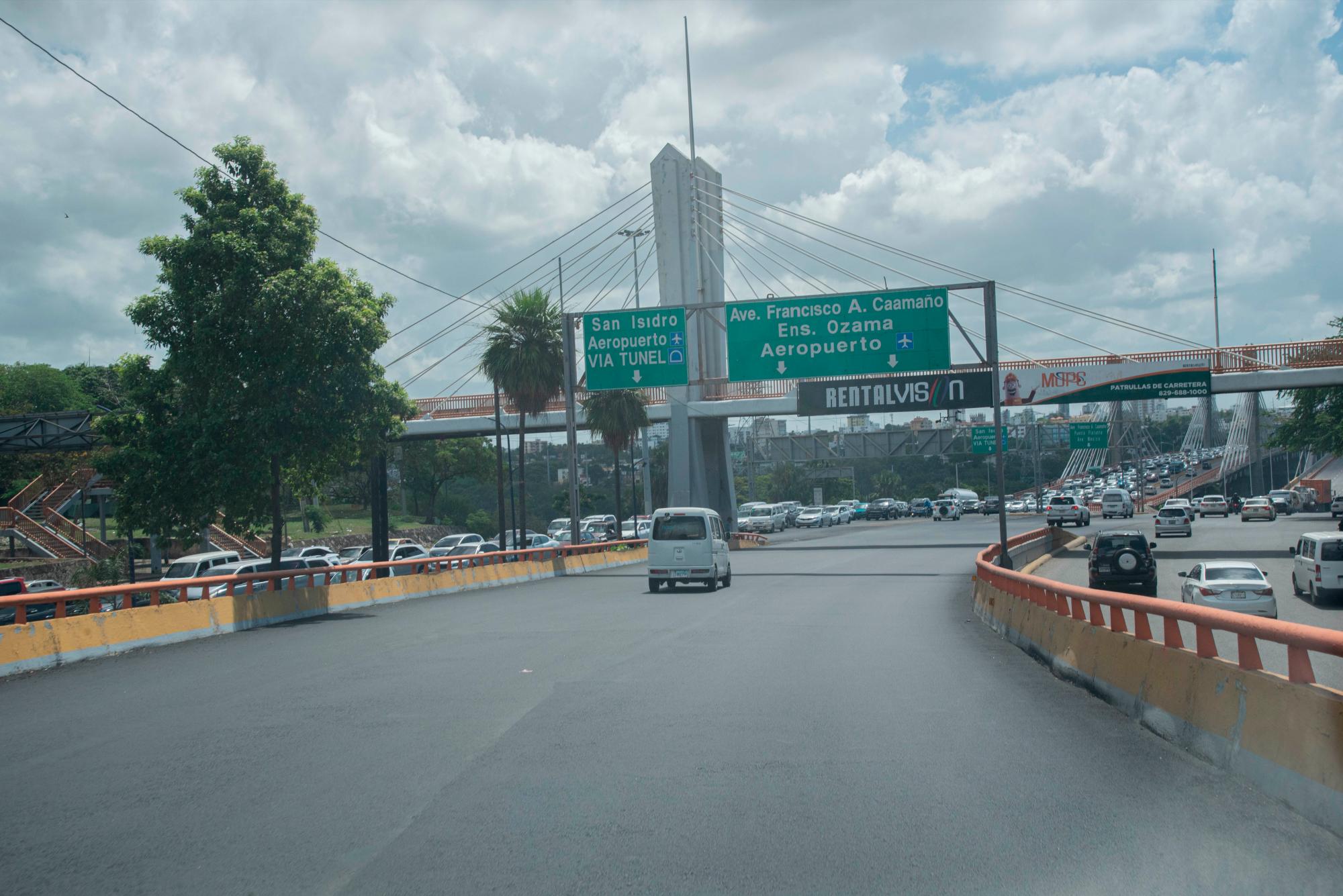 Desde que el elevado fue construido, no se había asfaltado.
