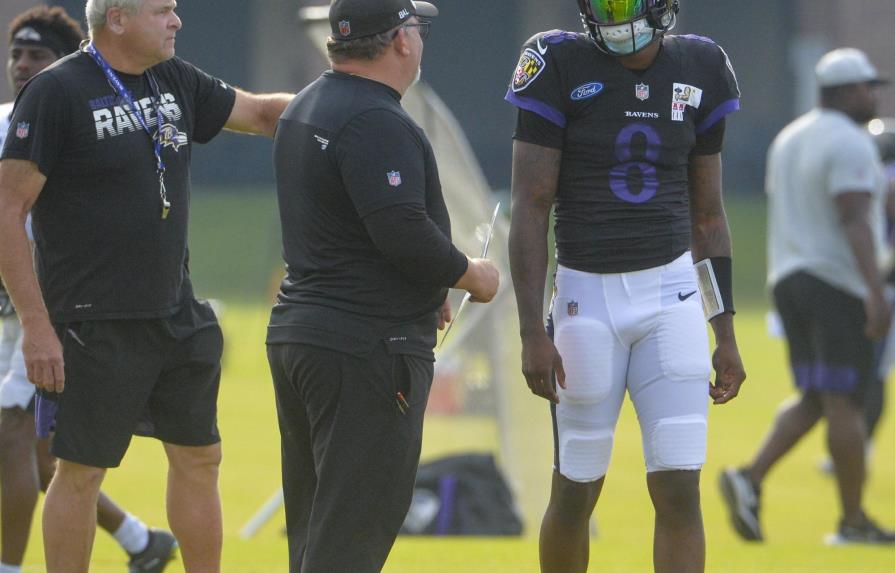 Lamar Jackson se reincorpora a entrenamientos de Ravens