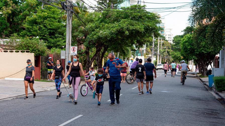 Extienden por un mes más  proyecto piloto “Piantini Peatonal” 