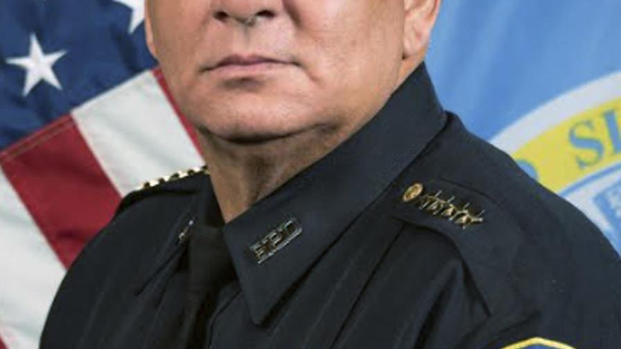 Ponen de licencia al nuevo jefe de policía de Boston