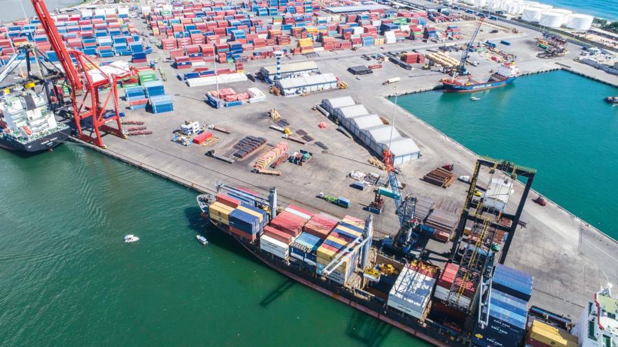 Algodón, plástico y ropa de punto, los bienes que más exporta RD a Haití