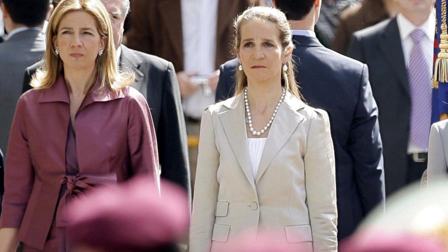 Hermanas de rey español se vacunan contra COVID en Emiratos