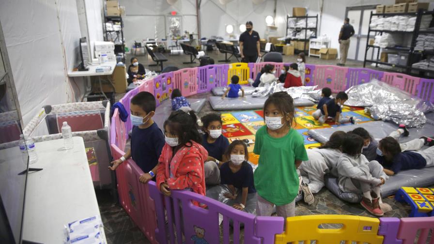 Campamento privado de N. México pausa acogida de migrantes