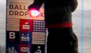 Detienen a sospechoso de quemar buzón para votos en Boston