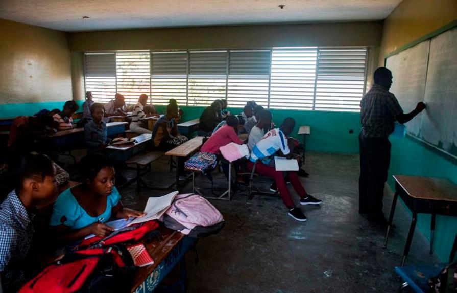 Algunas escuelas reabren en Haití tras casi 3 meses sin clases por la crisis