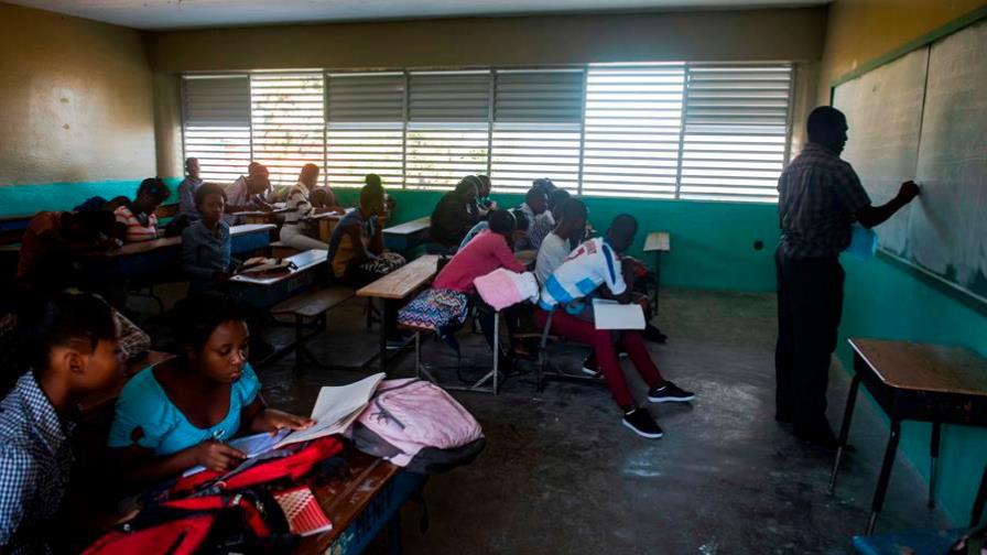 Algunas escuelas reabren en Haití tras casi 3 meses sin clases por la crisis