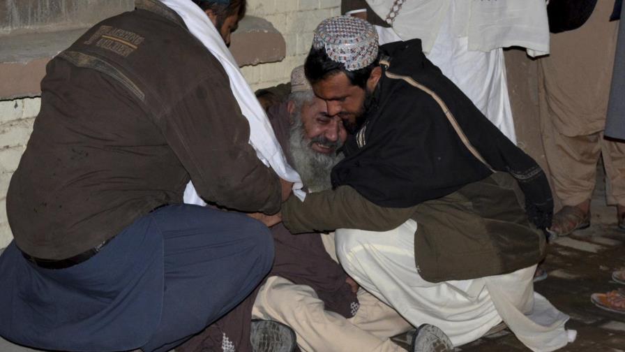 Explosión en mezquita en Pakistán deja al menos 14 muertos
