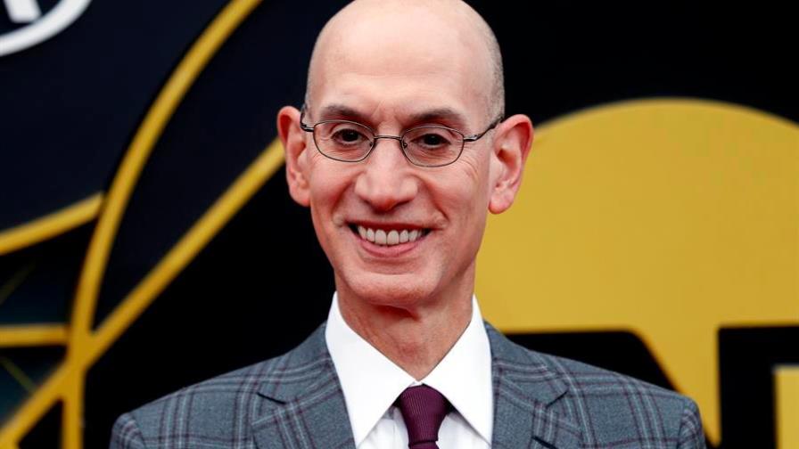 Adam Silver reconoce que hay demasiada incertidumbre para hablar de vuelta