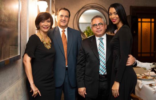 Fundación Cristina Mundial agasaja a ex presidente de México