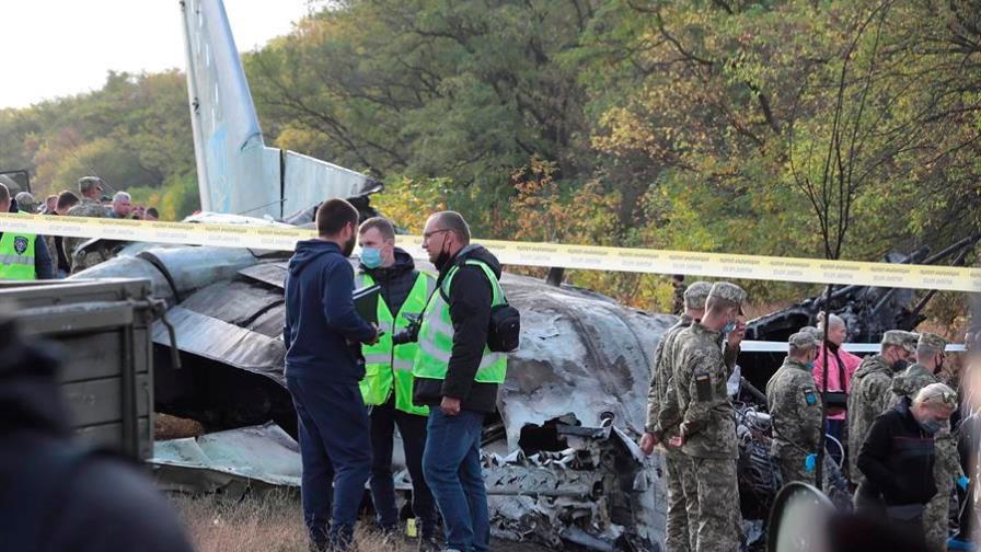 Mueren 26 personas en un accidente de un avión militar en Ucrania Mueren 26 personas en un accidente de un avión militar en Ucrania