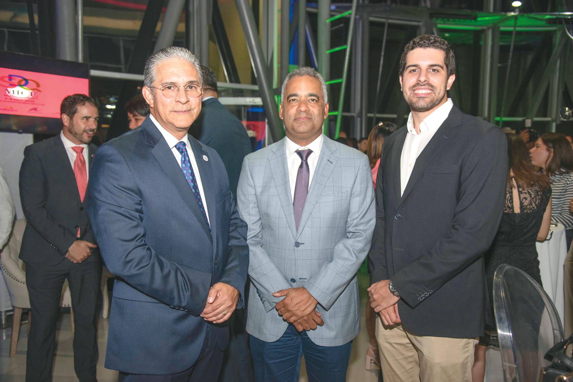 Juan Carlos Farías, Joel Santos y Giancarlo Farías.