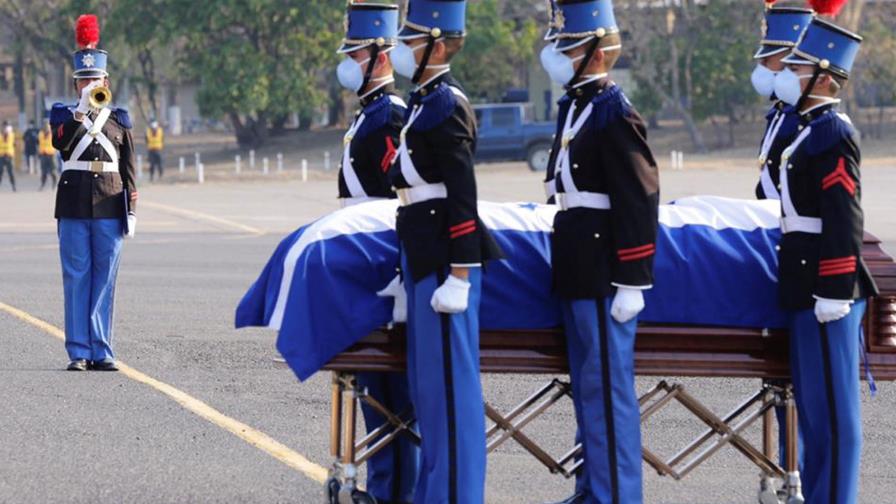 Entierran al expresidente hondureño Rafael Callejas en una ceremonia privada