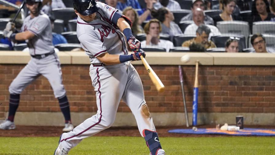 Riley pega grand slam y Bravos apabullan 12-5 a Mets