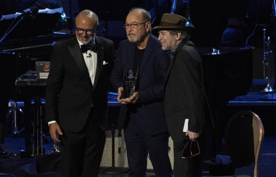 Estrellas latinas honran a Rubén Blades como Persona del Año