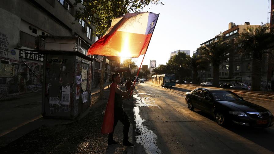 Chilenos podrán decidir si quieren nueva Constitución Chilenos podrán decidir si quieren nueva Constitución