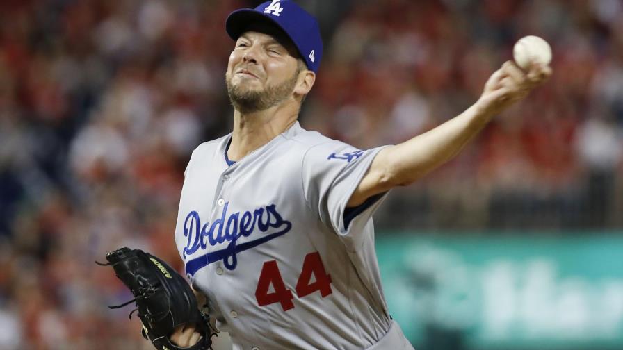 Mellizos firman a Homer Bailey y Rich Hill