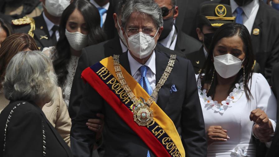 Ecuador: Presidente notifica viaje a EEUU para cirugía