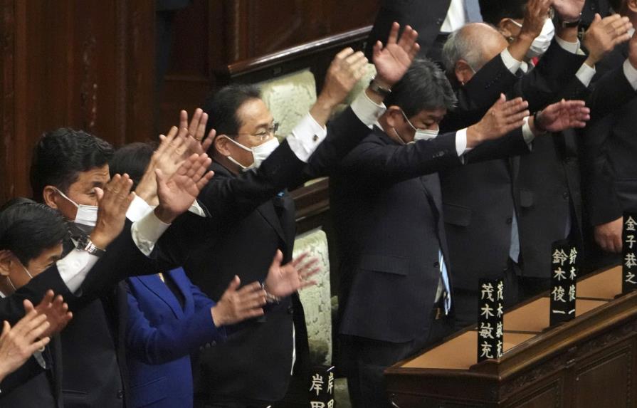 Japón disuelve parlamento antes de voto de 31 de octubre