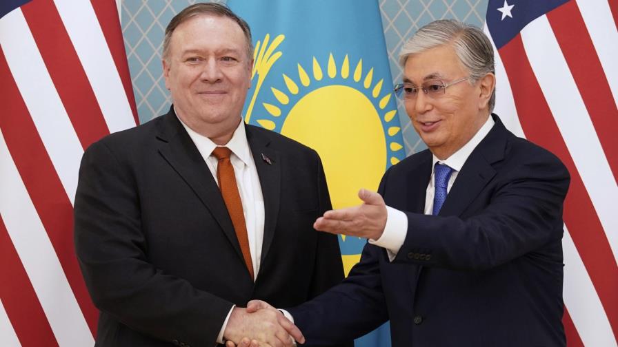 Pompeo pide a Kazajistán desconfiar de influencia china Pompeo pide a Kazajistán desconfiar de influencia china