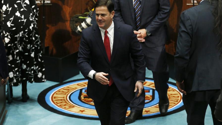 Gobernador de Arizona retira plan contra ciudades santuario Gobernador de Arizona retira plan contra ciudades santuario