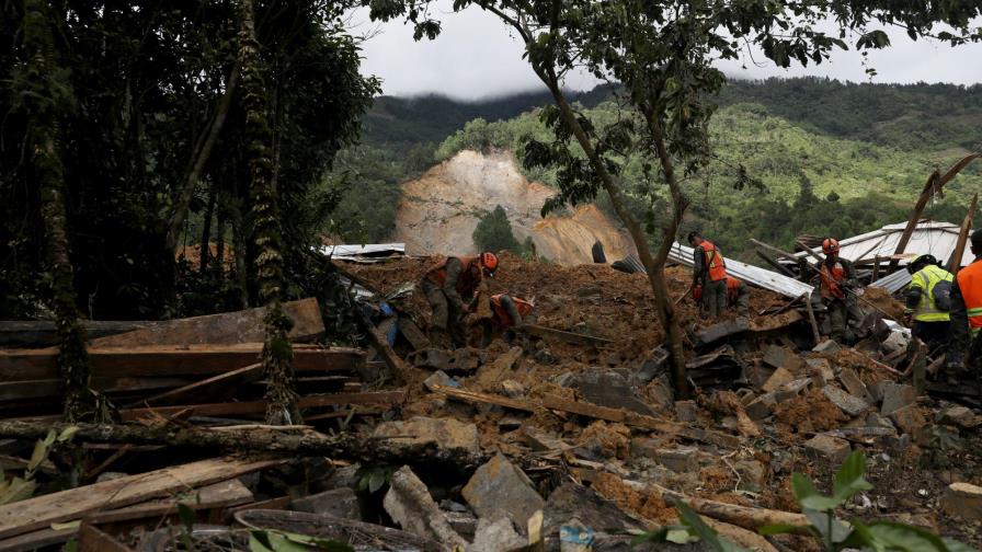 Eta atraviesa a Cuba mientras Guatemala busca sobrevivientes