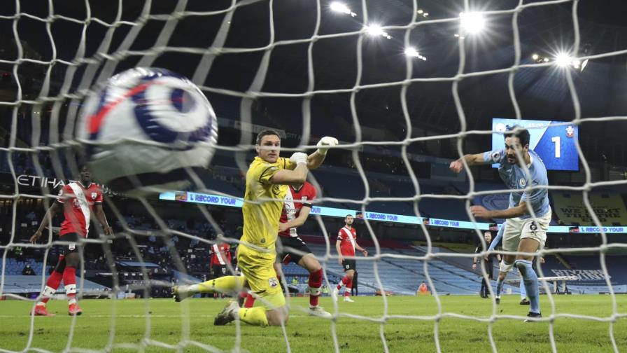 Man City golea 5-2 a Southampton, se consolida como líder