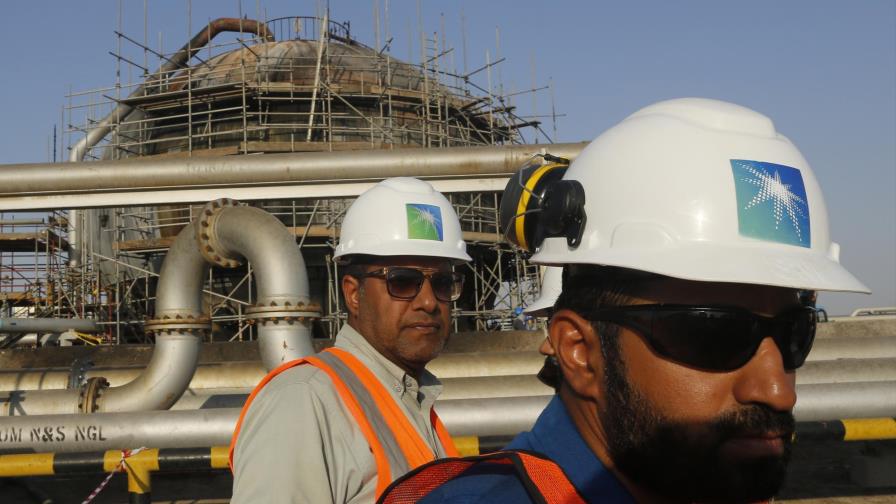 Los beneficios de la petrolera saudí Aramco caen en 2020