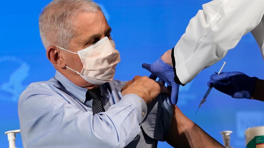 Fauci: EEUU podría vacunar a un millón de personas al día