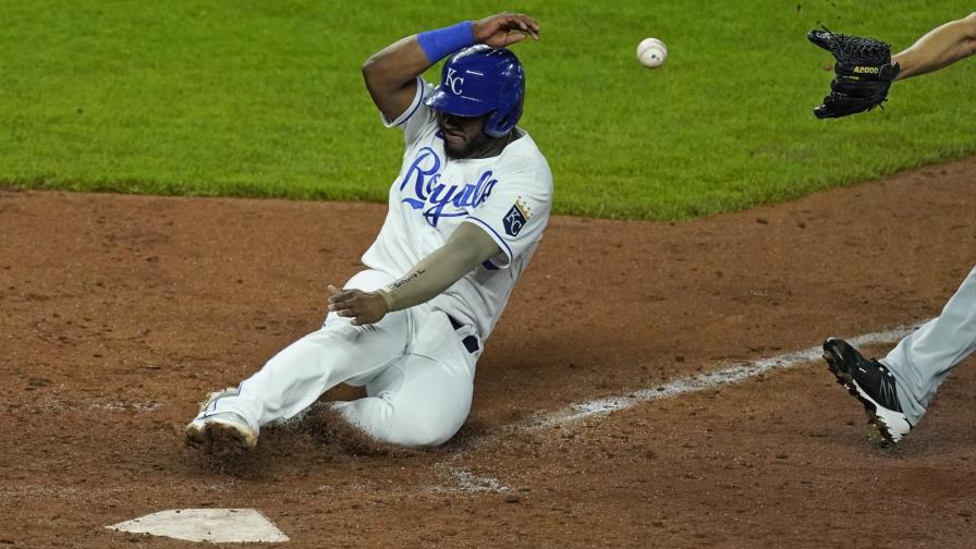 Reales castigan a bullpen de Cerveceros y triunfan