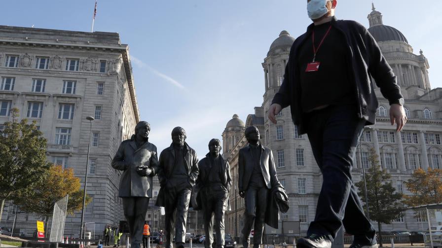 Irlanda del Norte cierra escuelas para combatir el COVID-19