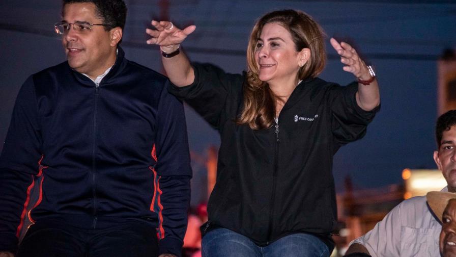 Carolina Mejía cierra su campaña con recorrido DN Carolina Mejía cierra su campaña con recorrido DN