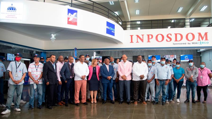 Inposdom celebra Día Internacional del Correo con reconocimientos a empleados