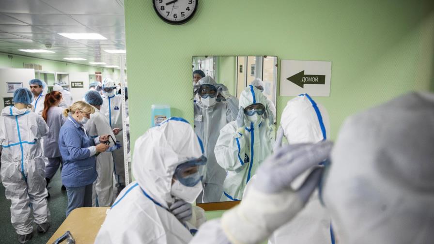 Mujer en Rusia contrae COVID-19 por segunda vez