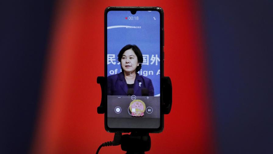 China defiende uso de Twitter, Facebook en campaña COVID-19