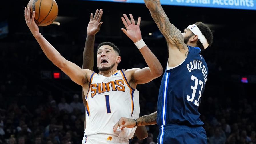 Booker anota 24 puntos, Suns derrotan a Mavericks 105-98