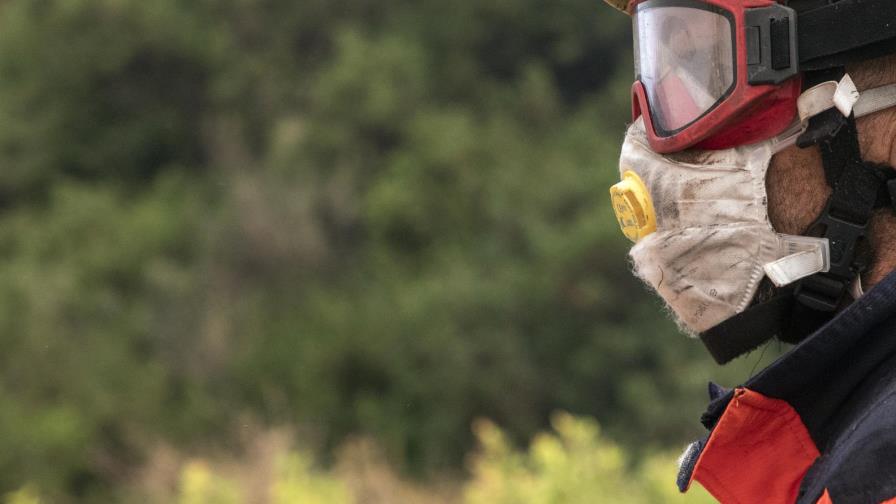 Fuertes vientos alimentan incendios en España