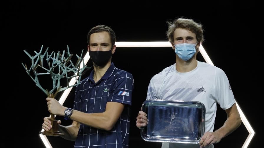 Medvedev se consagra en París tras domar a Zverev