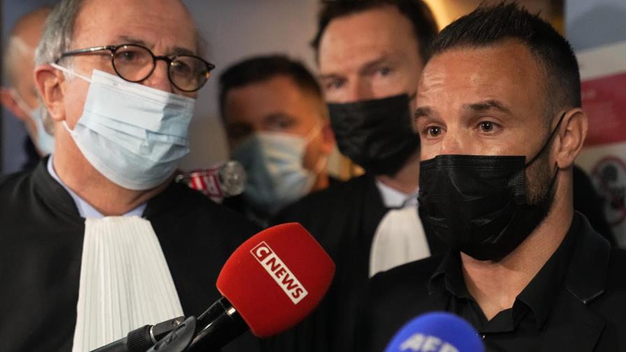 Fiscalía de Francia pide multa para Benzema por extorsión