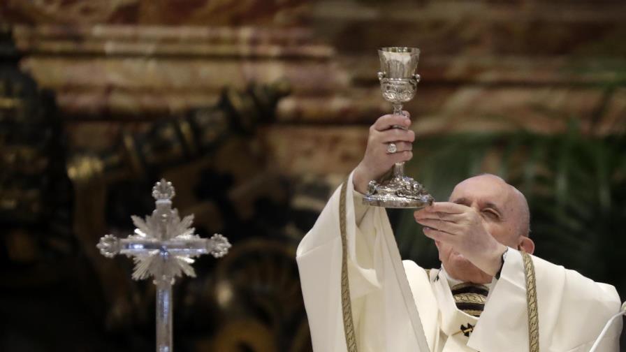 El papa limita difusión de la misa latina de su predecesor
