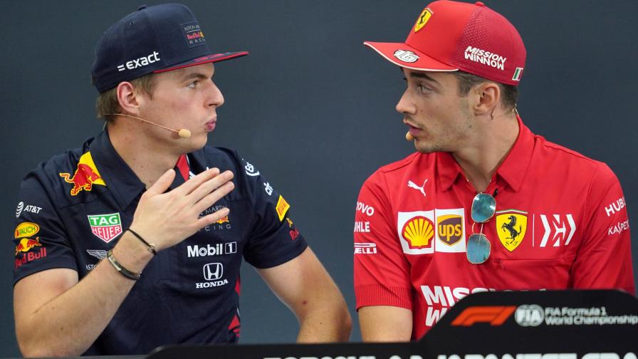 Lewis Hamilton por triunfo en Japón; tifón amenaza carrera