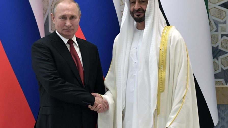Putin visita Emiratos, otra escala de su gira regional