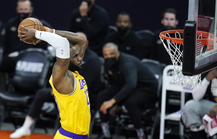 Vídeo | Davis y Lakers remontan para derrotar a los Suns 109-102
