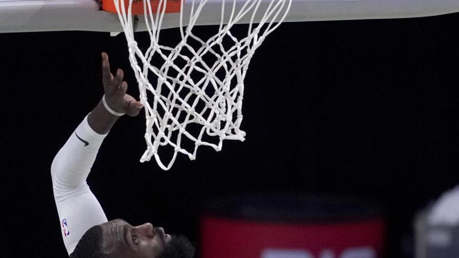 Tras una semana sin jugar, Mavs superan a los Grizzlies