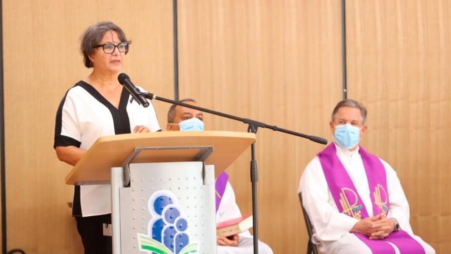 Realizan misa en memoria de Alberto Grullón Uceta, estudiante asesinado en Licey 
Al Medio