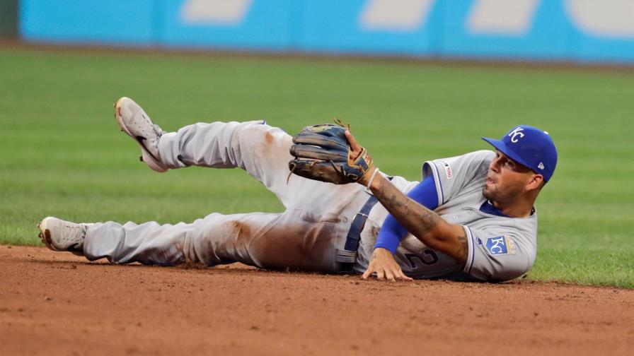 Kansas gana con jonrón de Dozier en el primer episodio