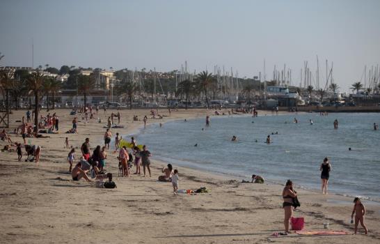 Por ahora solo sol y mar: Baleares ya reciben turistas Por ahora solo sol y mar: Baleares ya reciben turistas