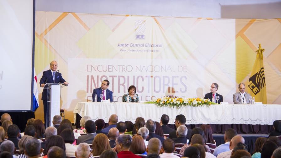 Más de 440 instructores formaran a los integrantes de las mesas electorales