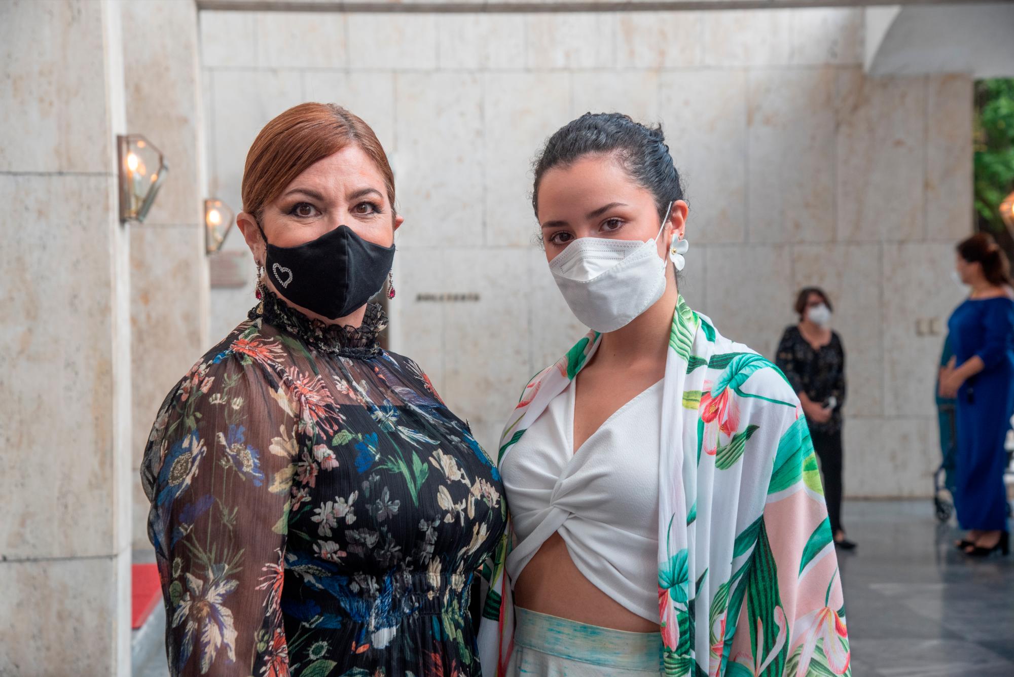 Liza Álvarez y Karla Troncoso. 