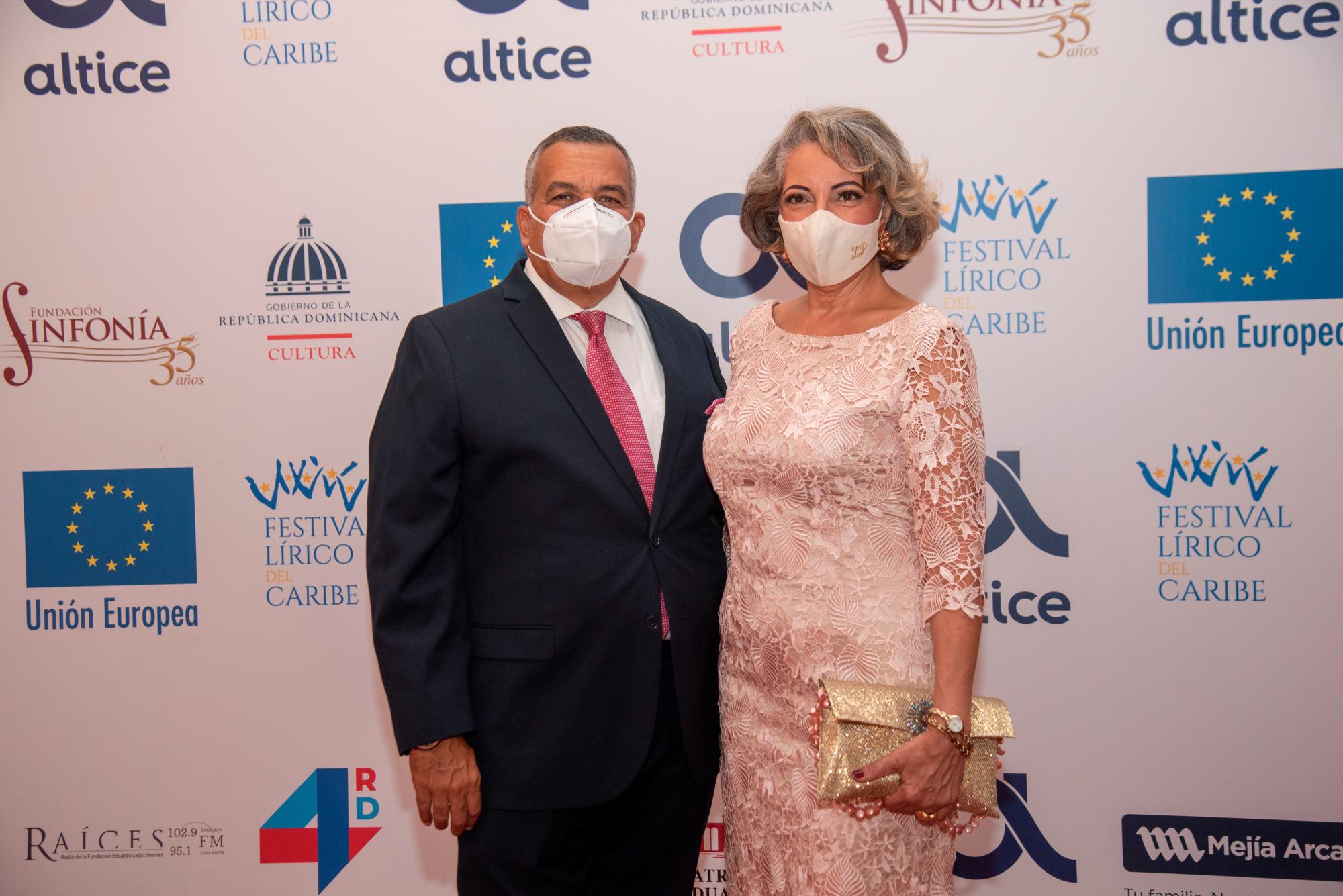 Rubén Dumé y Xiomara Pimentel. 