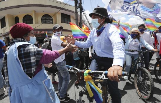 Ecuador: últimas horas de inusual campaña presidencial
